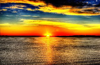 tramonto mozzafiato sul mare