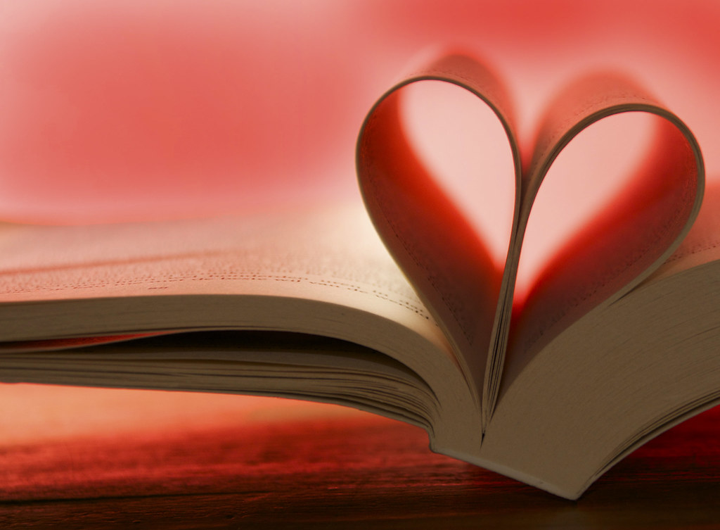 Dolcezza e amore tra le vecchie pagine di un libro