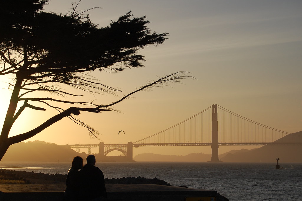 Vista romantica sul maestoso ponte di San Francisco