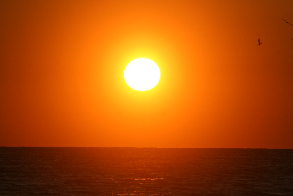 Attrazione corpo curva frangia luna marea massa onda pianeta 3