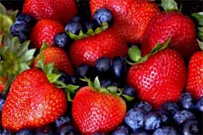 preparazione torta frutti di bosco