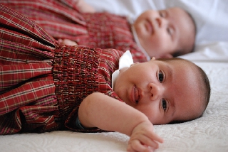 Due dolcissime neonate gemelle
