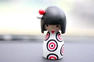 Pupazzetto di bambina orientale divertente