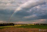 Immagine acqua Arcobaleno simile a fontana che spruzza acqua in aria