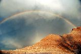 Immagine nazionale Arcobaleno sopra rocce di parco nazionale