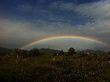 Immagine arcobaleno Arcobaleno sopra zona agricola