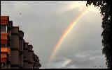 Immagine arcobaleno Arcobaleno verso il cielo a partire da palazzo