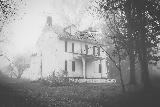 Immagine casa spettrale Casa spettrale in Pennsylvania abbandonata nella nebbia
