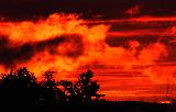 Immagine minaccioso Cielo rosso fuoco molto minaccioso al tramonto