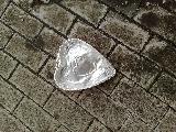 Immagine cuore Cuore di cristallo su pavimentazione a mattoncini