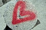 Immagine cuore Cuore rosso disegnato con spray su pietra