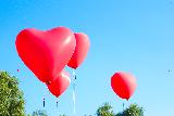 Palloncini a forma di cuore di colore rosso