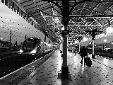 Immagine stazione Stazione ferroviaria romantica in bianco e nero