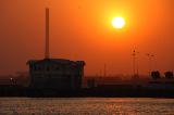 Immagine luce arancione Una giornata che finisce sotto la luce arancione del sole